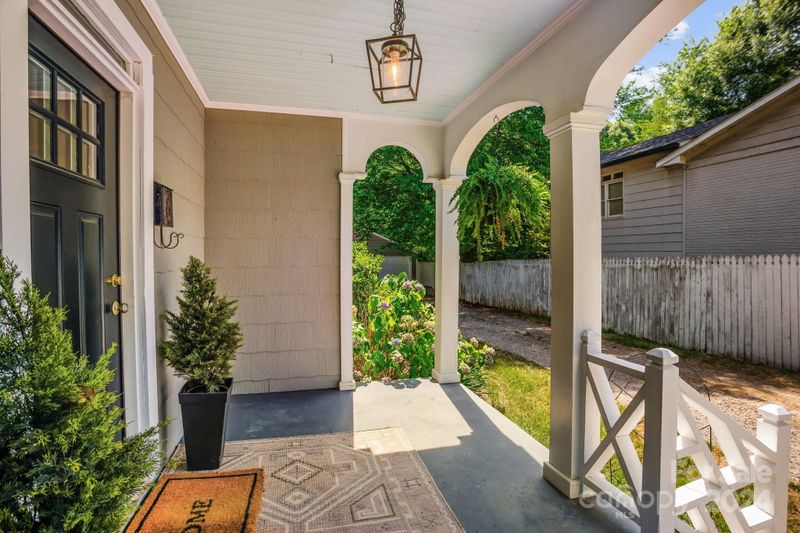 211 E End Ave, Statesville, NC 28677