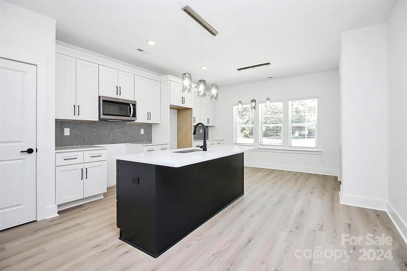 2613 Dr Carver Rd, Charlotte, NC 28208