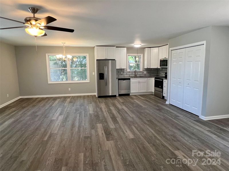 2259 6th St, Hickory, NC 28602