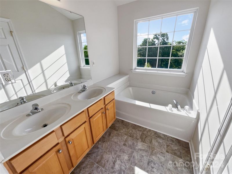 217 Rock Ridge Ln, Mount Holly, NC 28120