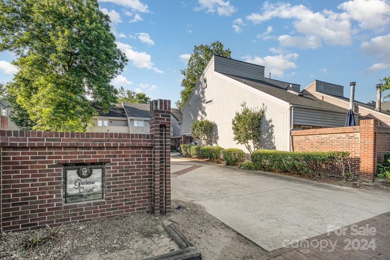 422 W 9th St, Charlotte, NC 28202