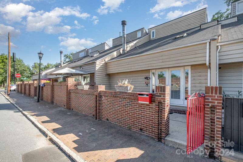 422 W 9th St, Charlotte, NC 28202