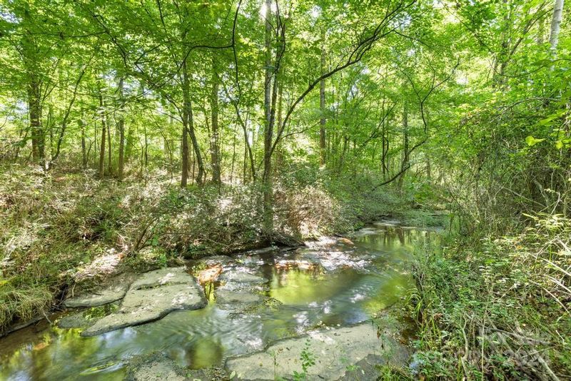181 White Fox Trl, Statesville, NC 28625