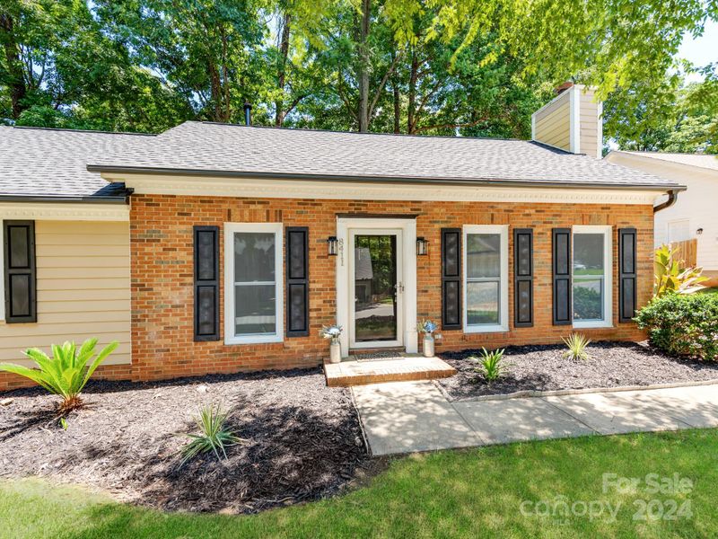 8411 Milton Morris Dr, Charlotte, NC 28227