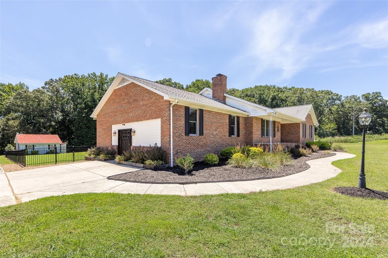 3502 Crow Rd, Monroe, NC 28112