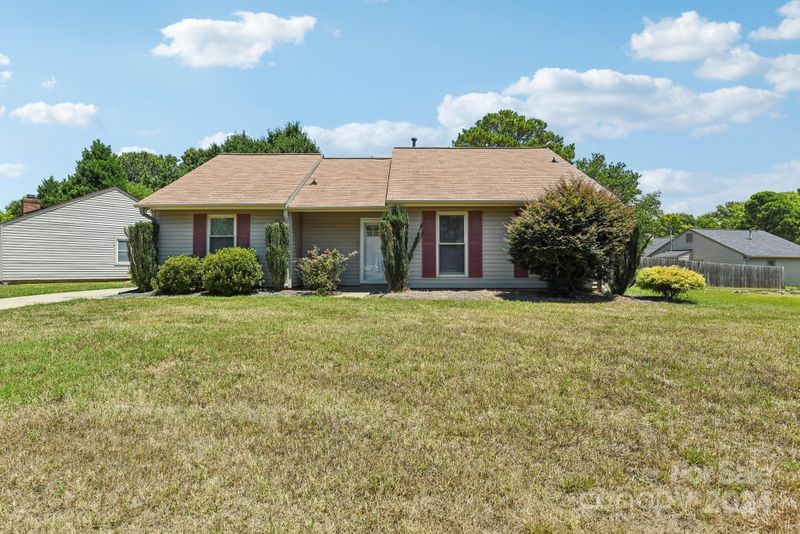 11116 Treebark Dr, Pineville, NC 28134