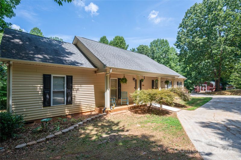 546 Shady Ln, Lincolnton, NC 28092
