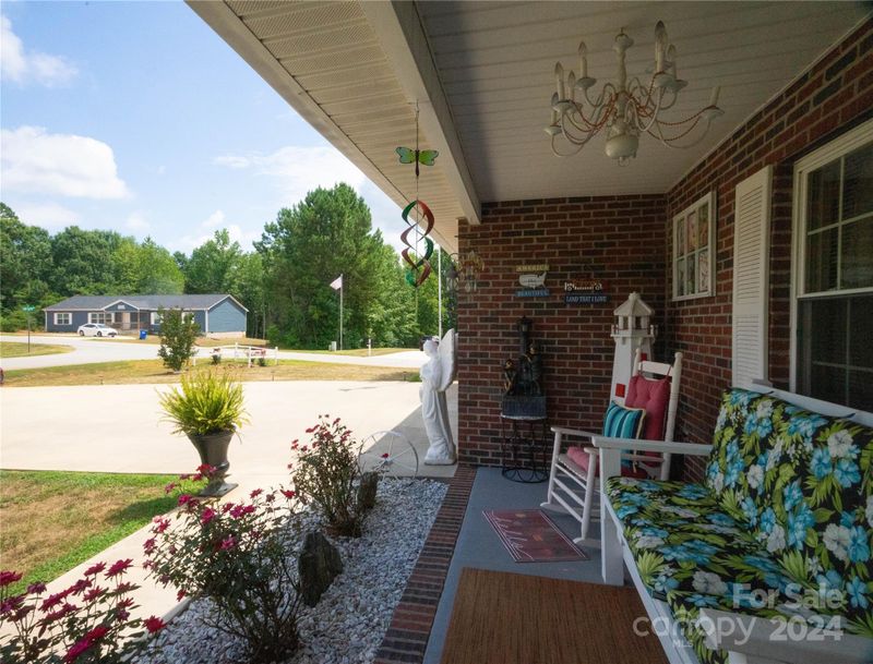 105 Top Flite Dr, Statesville, NC 28677
