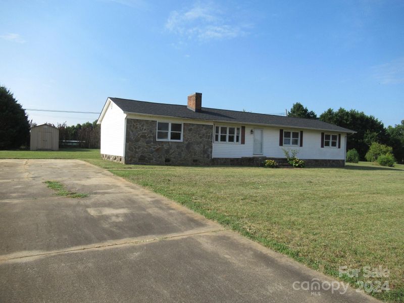 3631 Crouse School Rd, Crouse, NC 28033