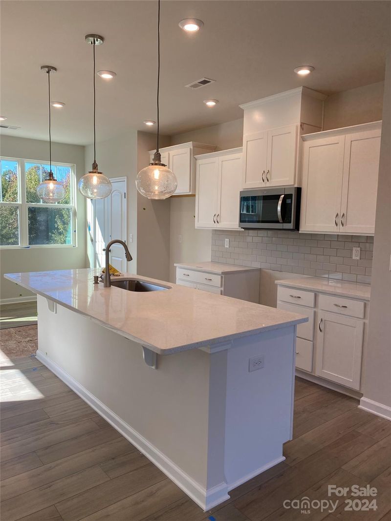 1118 Keydet Dr, Charlotte, NC 28216