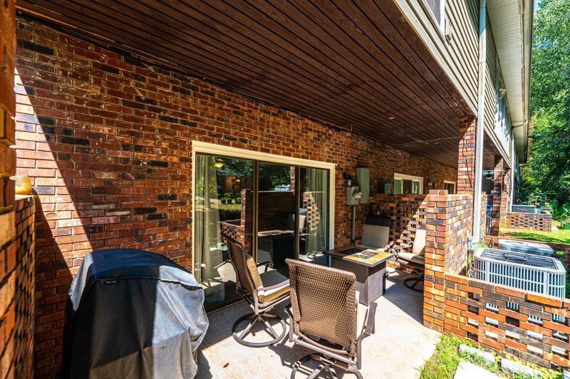 820 6th St NW, Hickory, NC 28601