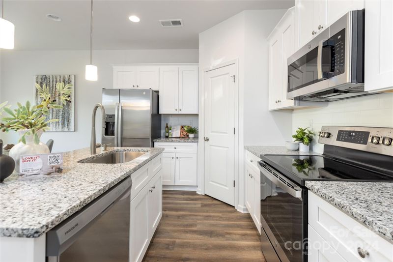 8540 Starnes Randall Rd, Charlotte, NC 28215