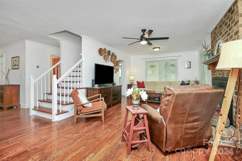 6933 Loretta Pl, Charlotte, NC 28215
