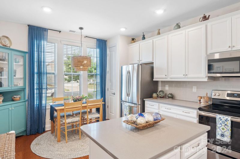 5520 Cheerful Ln, Charlotte, NC 28215