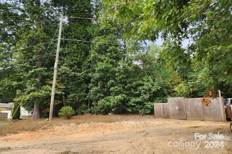 3967 Howard Gap Rd, Hendersonville, NC 28792