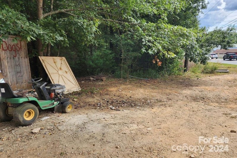3967 Howard Gap Rd, Hendersonville, NC 28792
