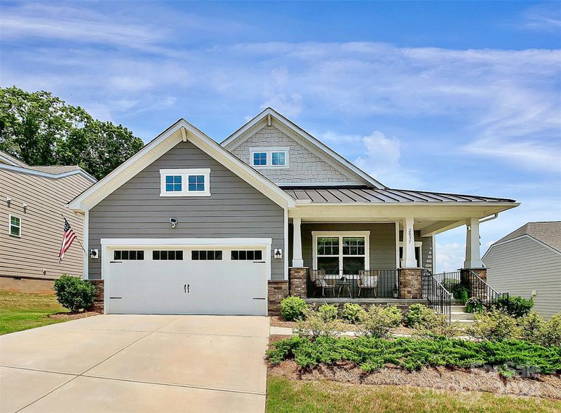 2037 Canova Dr, Mount Holly, NC 28120