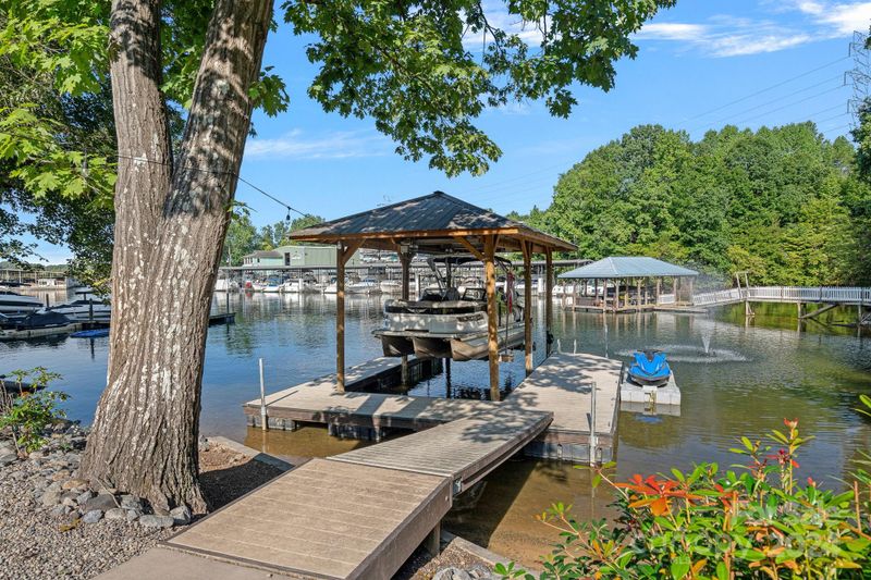 4565 Ina Ln, Sherrills Ford, NC 28673