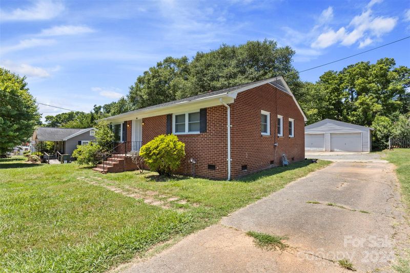 1357 Ford Dr, Lowell, NC 28098