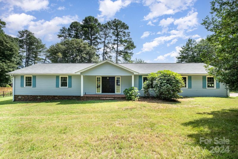 8208 Fairfield Forest Rd, Denver, NC 28037