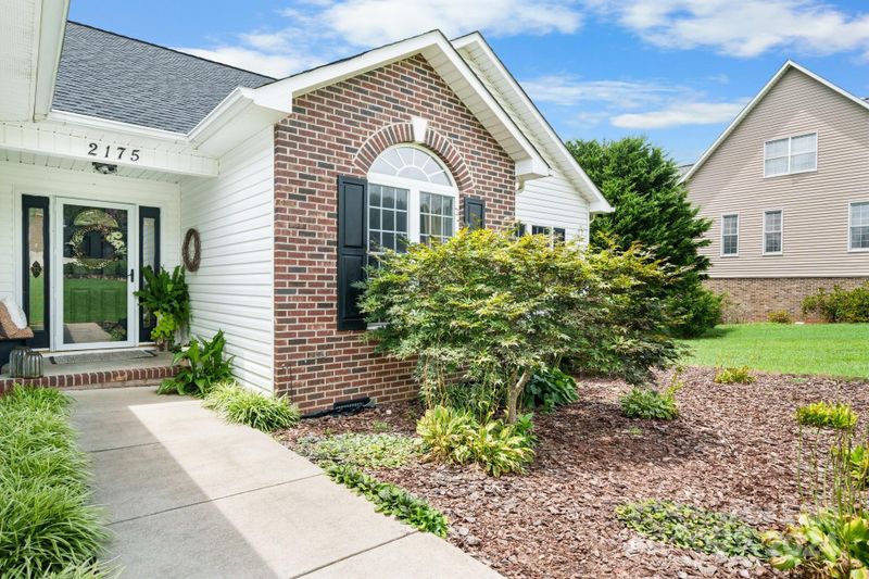 2175 Picnic Dr, Newton, NC 28658