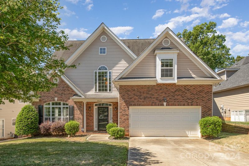 8527 Delamere Ln, Charlotte, NC 28269