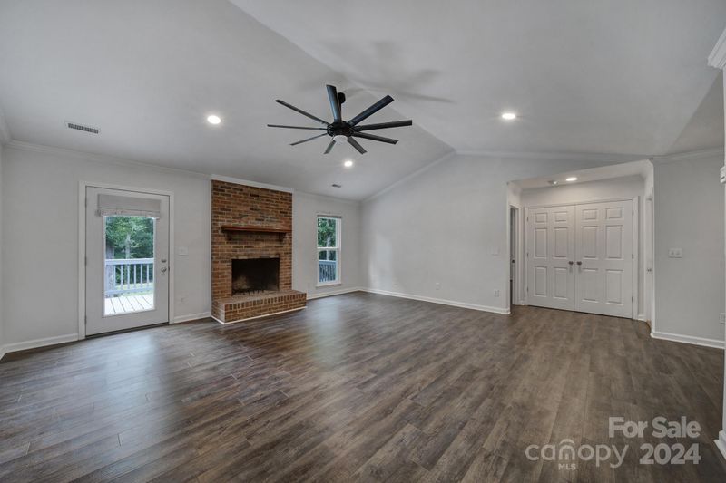 2312 Castlecomer Dr, Charlotte, NC 28262