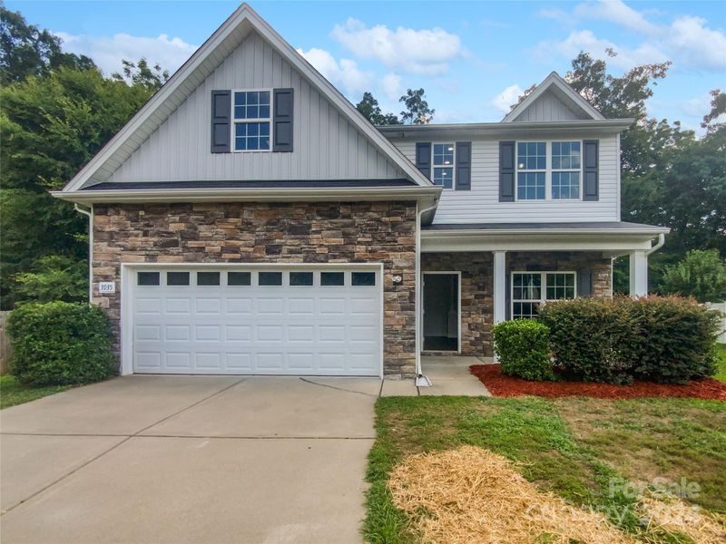 3935 Sky Dr, Charlotte, NC 28226