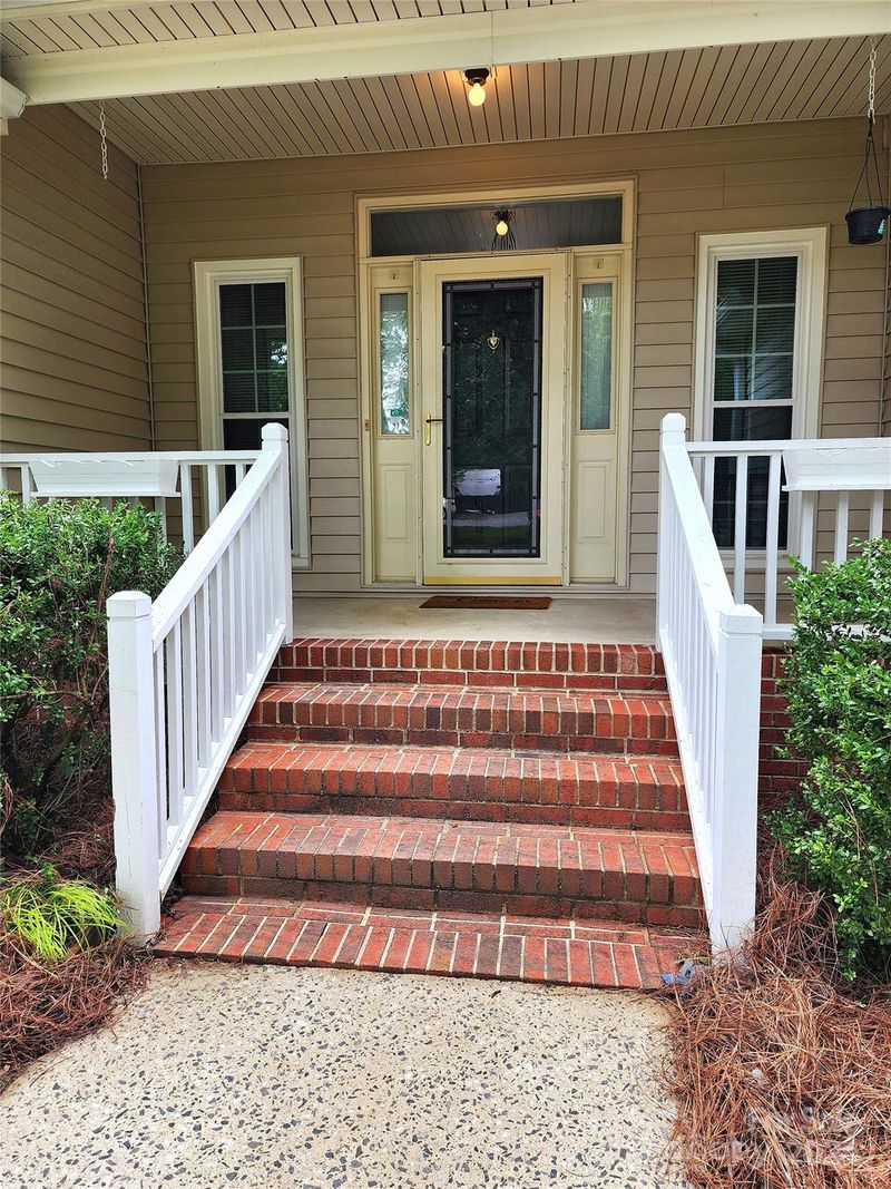 2738 Pine Knoll Ct, Gastonia, NC 28054