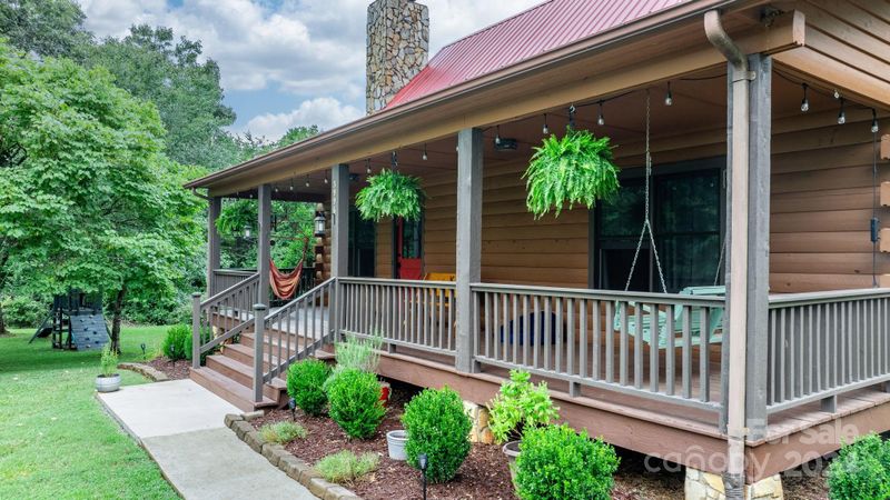 3996 Kahill St, Hickory, NC 28602