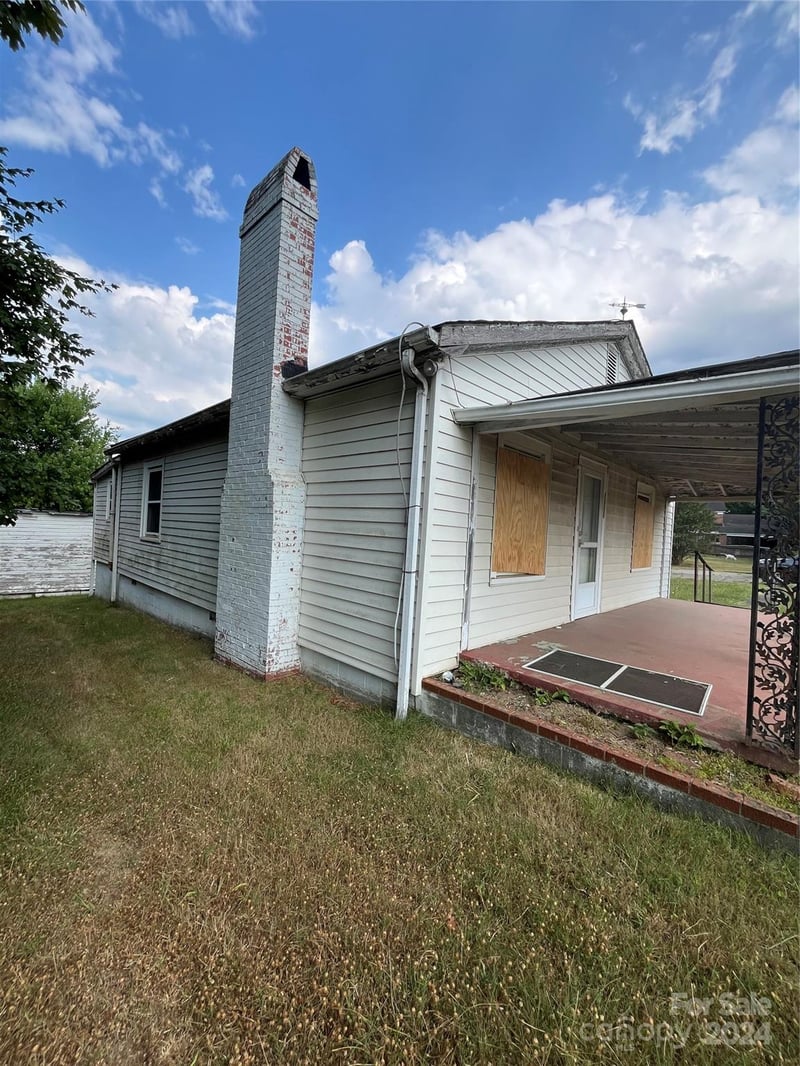 1900 Salome Church Rd, Charlotte, NC 28262