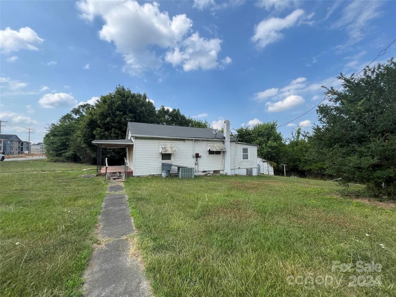 1900 Salome Church Rd, Charlotte, NC 28262