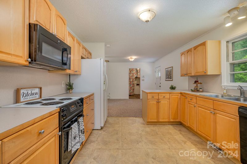 7683 Sifford Rd, Stanley, NC 28164
