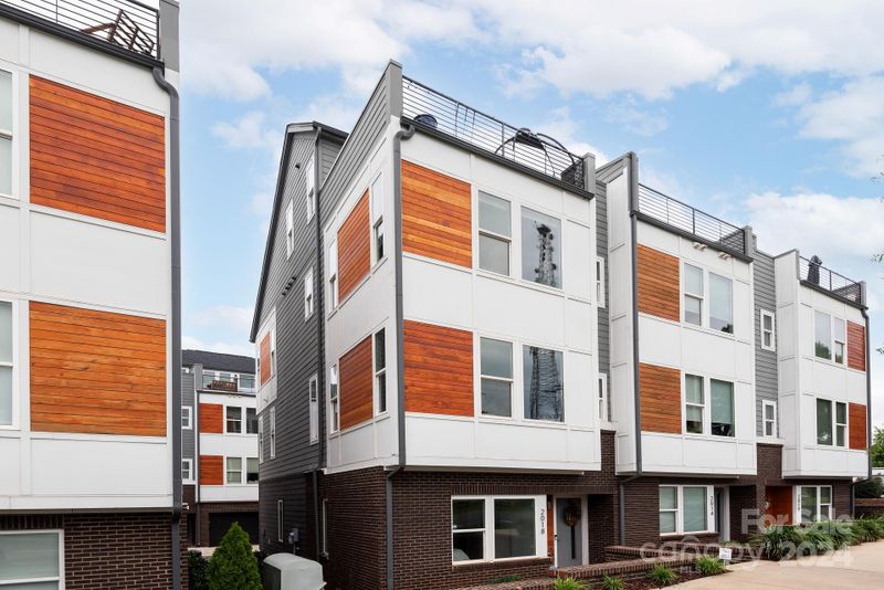 2018 Bryant Park Dr, Charlotte, NC 28208