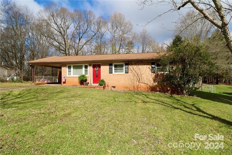 2402 Maplewood Dr, Gastonia, NC 28052