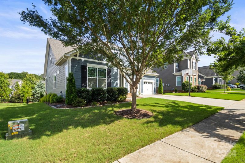 12218 Bonny Oaks Dr, Cornelius, NC 28031