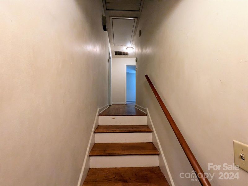 935 Squirrel Hill Rd, Charlotte, NC 28213