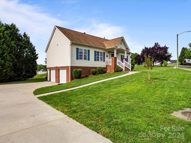 108 Arbridge Ct, Mount Holly, NC 28120
