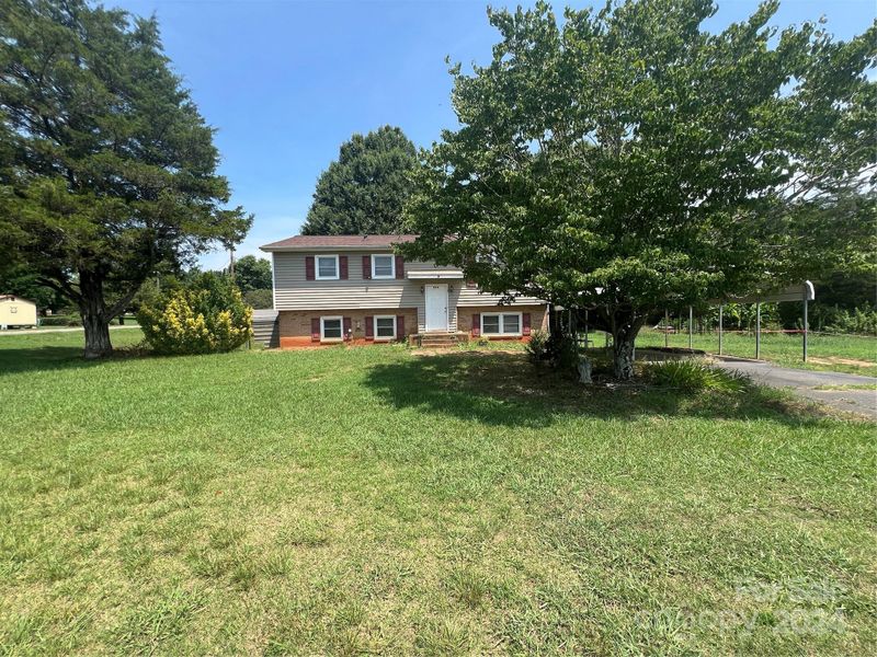 2614 Pierson St, Newton, NC 28658
