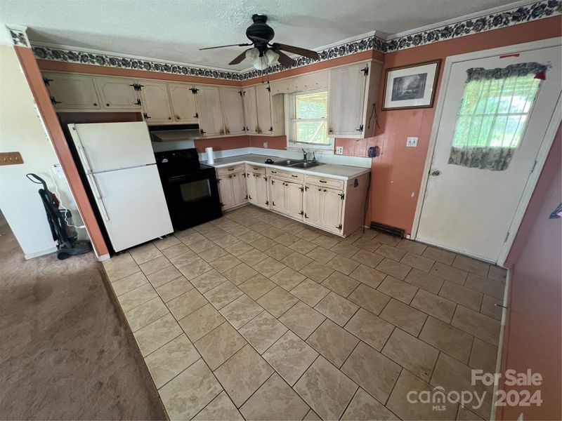 2614 Pierson St, Newton, NC 28658