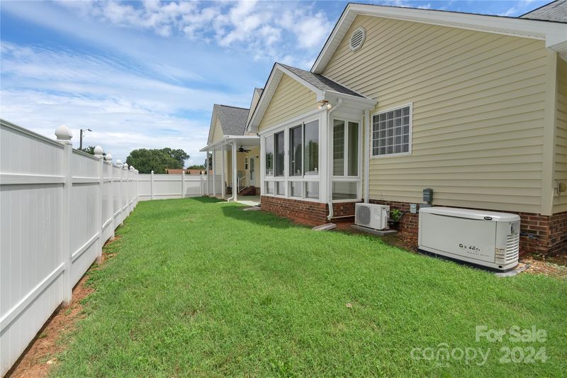 7300 Wahoo Ct, Gastonia, NC 28056