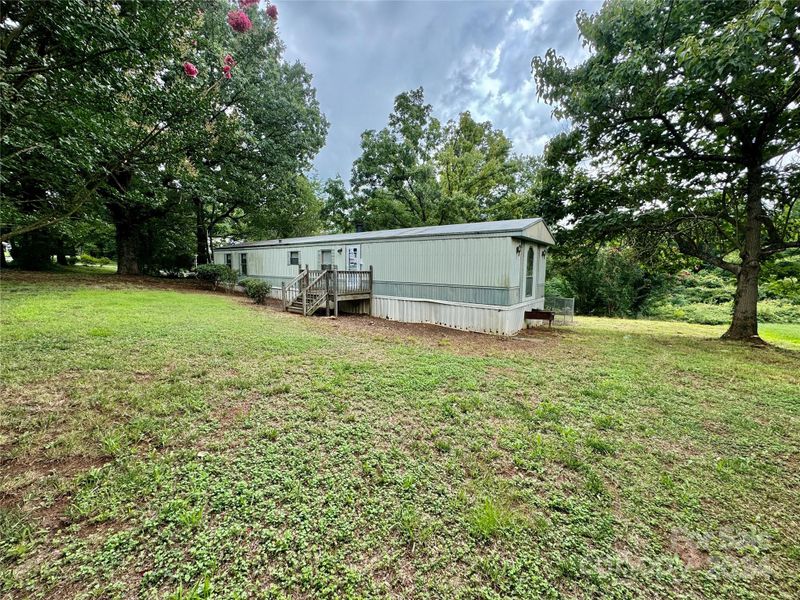 231 Horseshoe Dr, Mount Holly, NC 28120