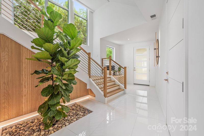 713 E 17th St, Charlotte, NC 28205