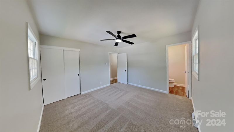4222 Winedale Ln, Charlotte, NC 28205