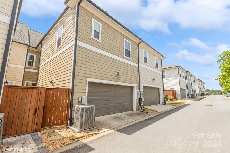 8918 Matthews Farm Ln, Charlotte, NC 28277