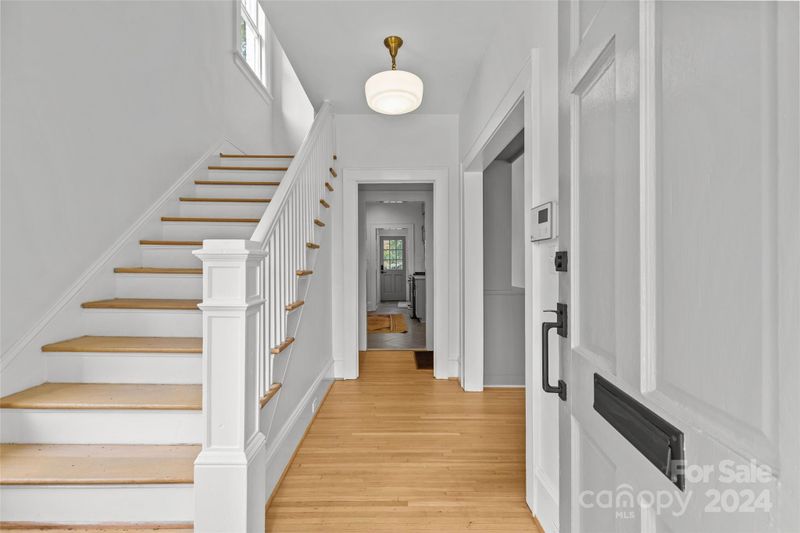 3242 Selwyn Ave, Charlotte, NC 28209