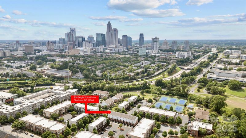 808 Seigle Point Dr, Charlotte, NC 28204