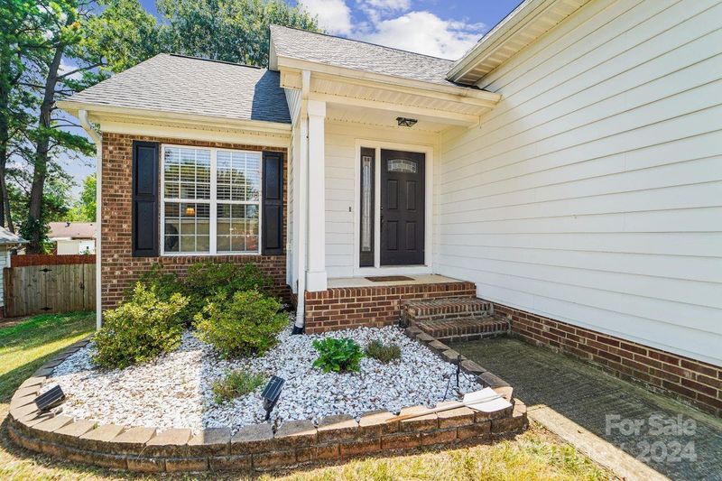 7415 Starvalley Dr, Charlotte, NC 28210