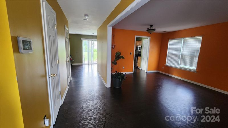 541 Moss Stream Ln, Charlotte, NC 28214