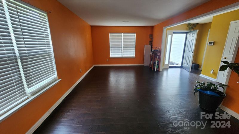 541 Moss Stream Ln, Charlotte, NC 28214